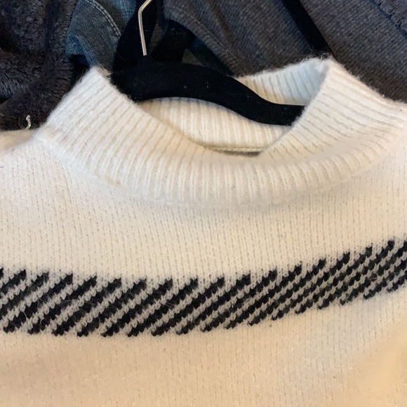 Turtle neck sweater - Picture 5 of 5